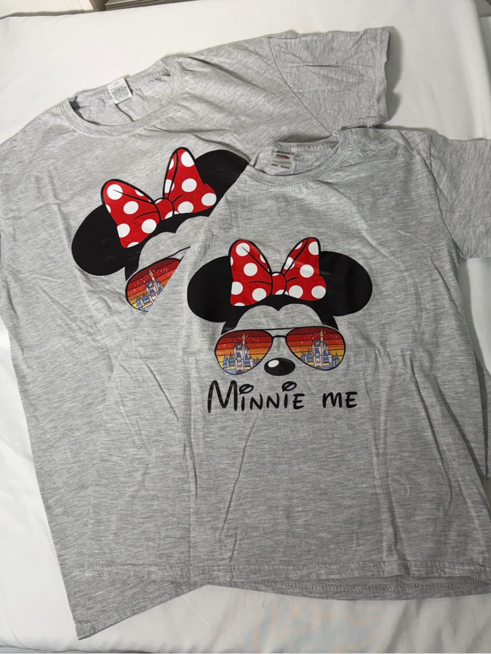 Minnie Mouse Graphic Tee - Gray with Red Bow